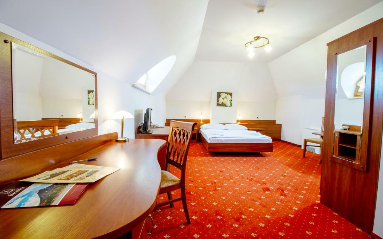 Hotel Stary Mlyn Koziegłowy Eksteriør billede